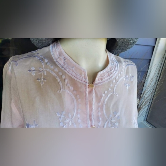 VTG Merlee Crochet Embroideries Floral Traditional Medium Top Blouse Semi-Sheer - Picture 7 of 11